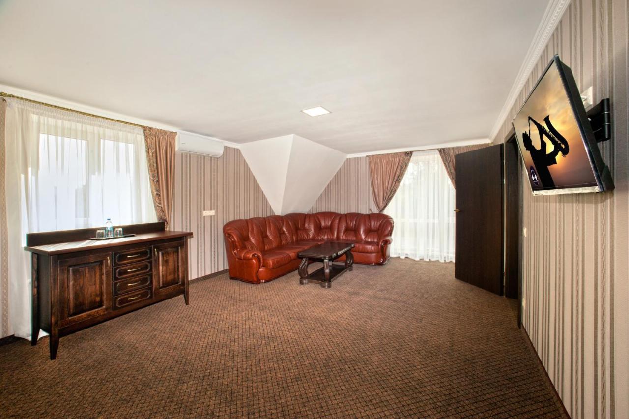 Hotel Gentleman Ternopil Exterior photo